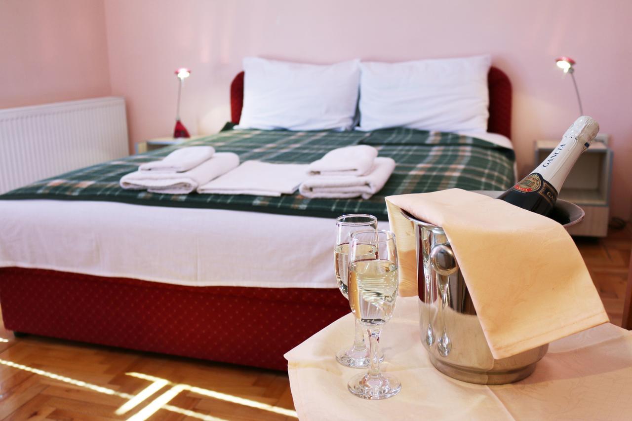 Hotel Montenegro Struga Exteriér fotografie