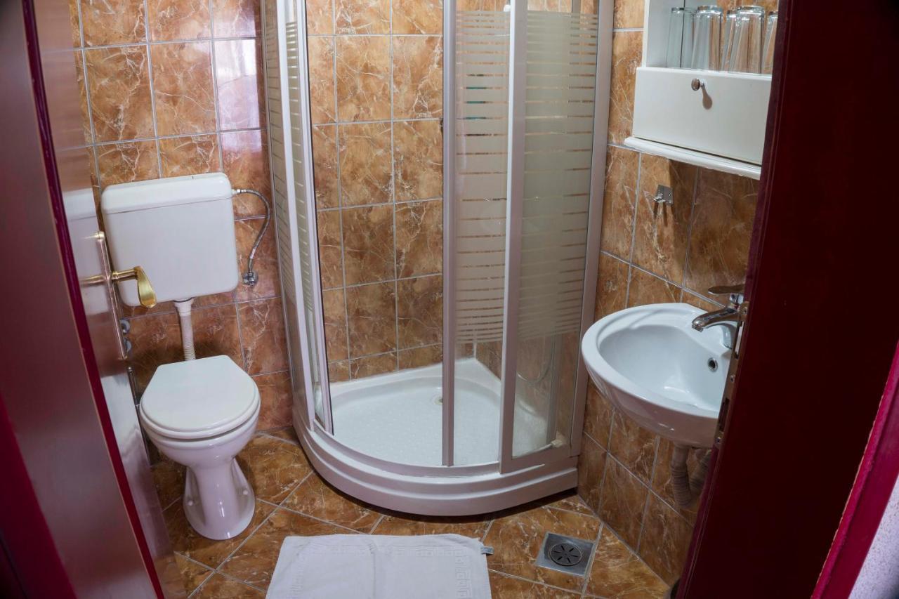 Hotel Montenegro Struga Exteriér fotografie